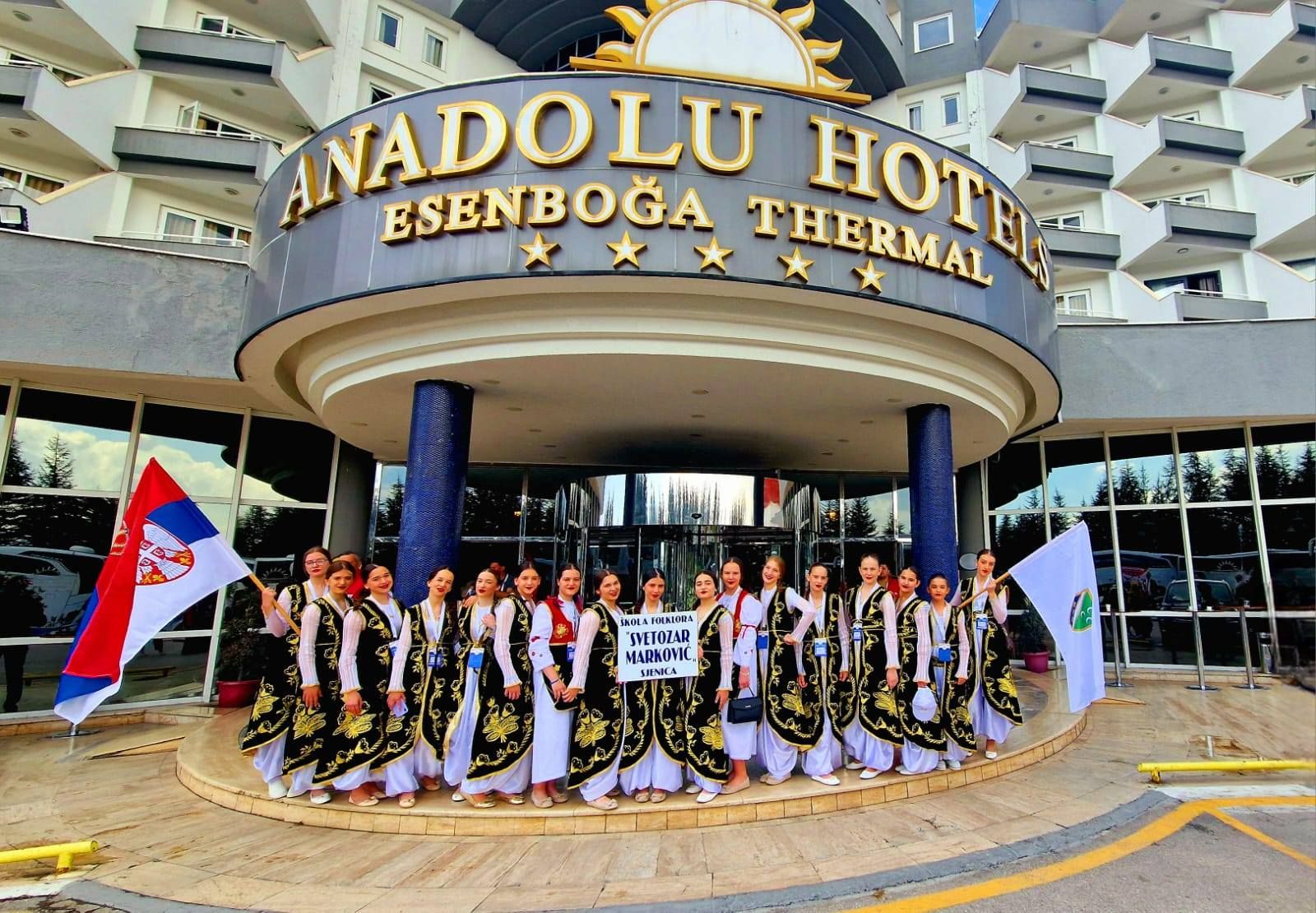 Folklorna sekcija na Međunarodnom festivalu folklora u Turskoj
