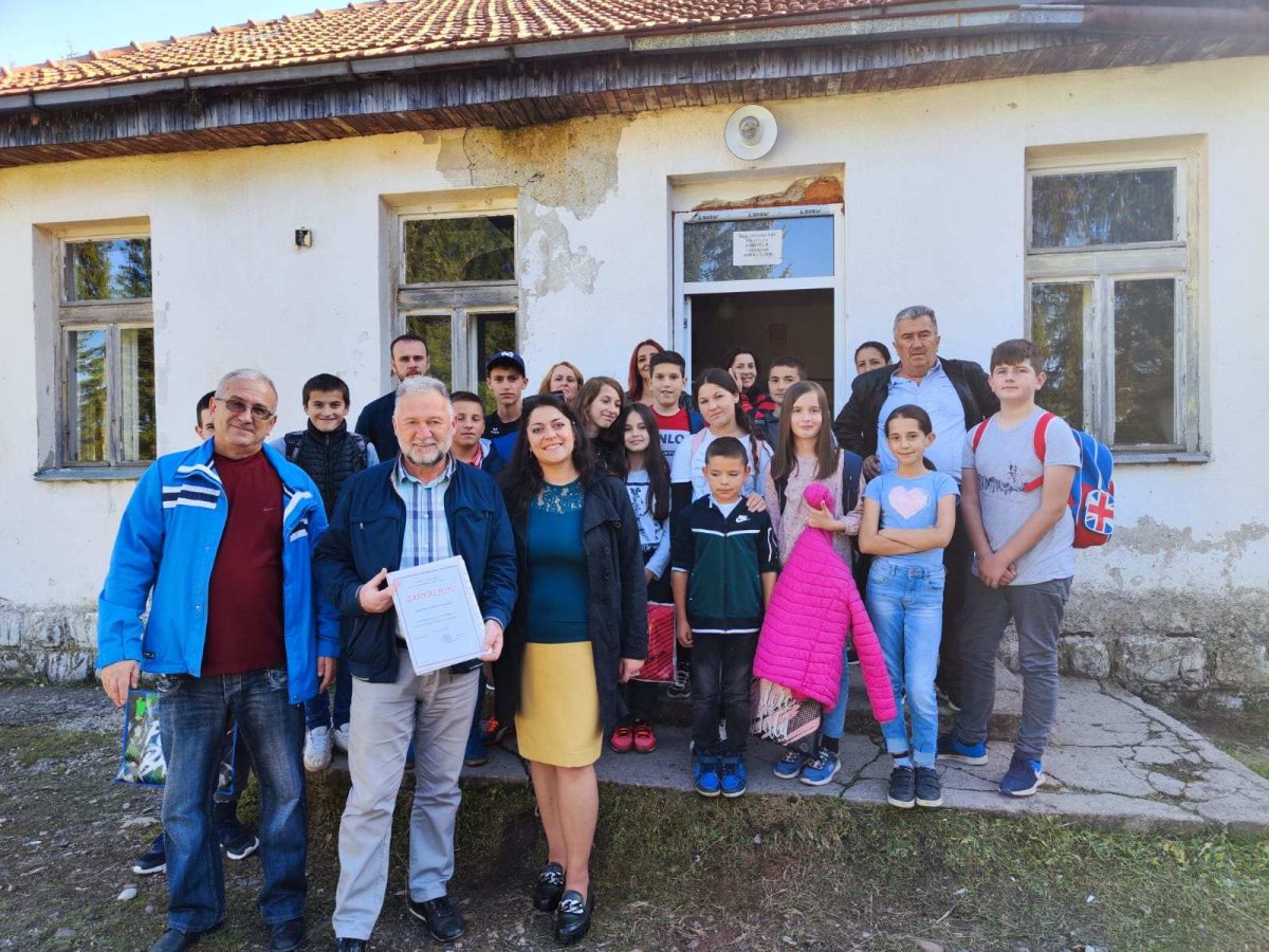 Donacija zadužbine „Rodoljub Nićiforović“ izdvojenim  odeljenjima u Trijebinama i Gonju