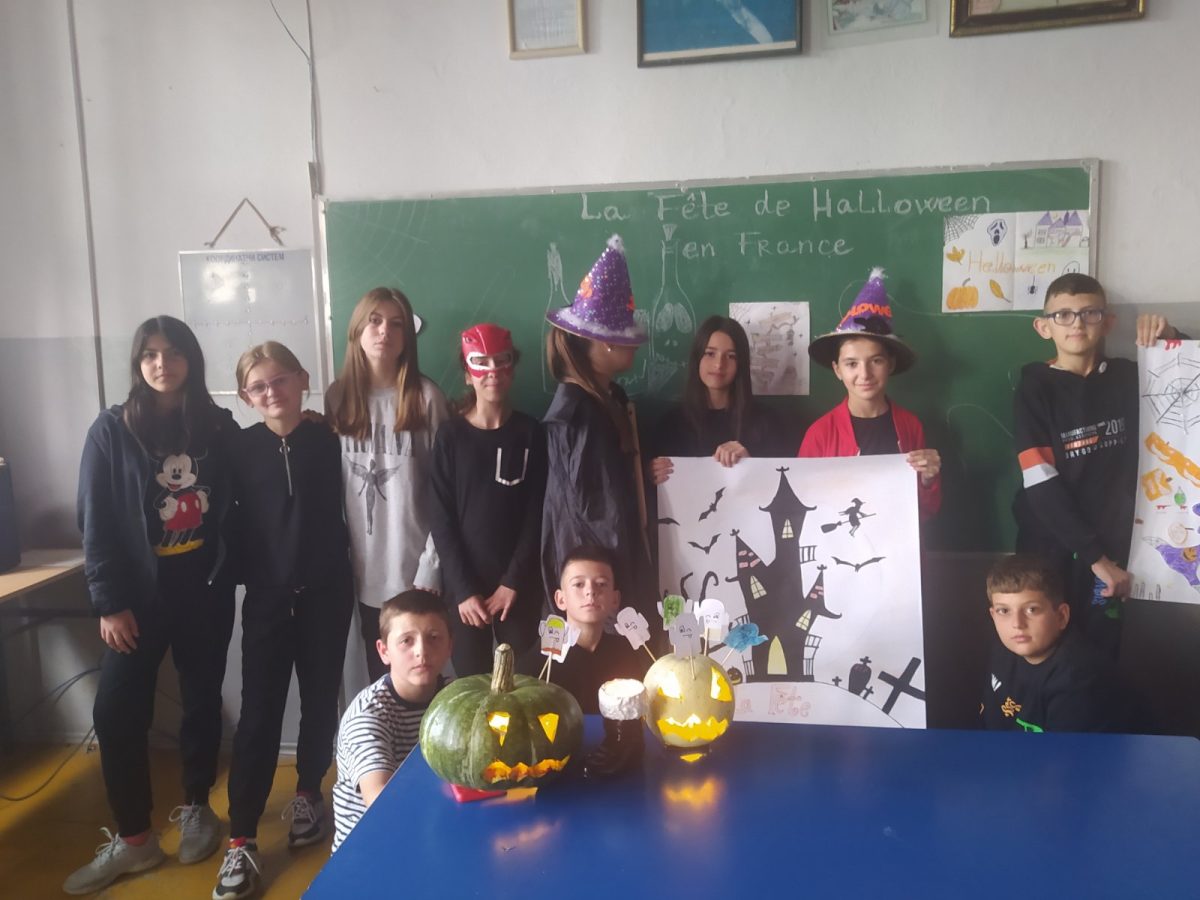 TEMATSKI DAN  La fête de Halloween en France et Anglais